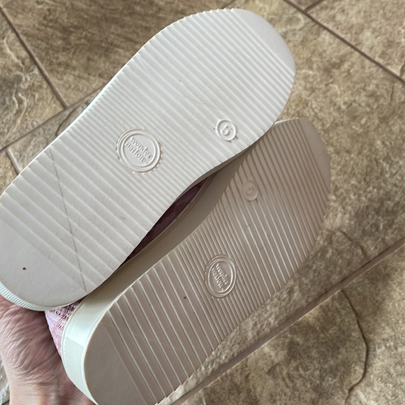 + nwot + WONDER NATION Pink Camo Sneakers - Picture 7 of 7